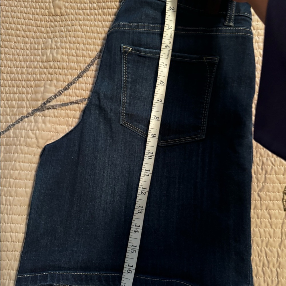 Simply Vera mid rise Jean shorts size 10 - Picture 5 of 6